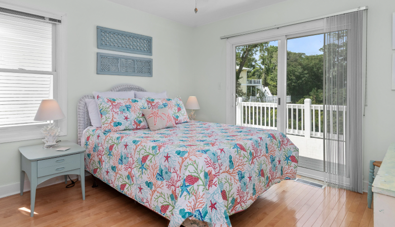 The Blue Oyster - bedroom 1