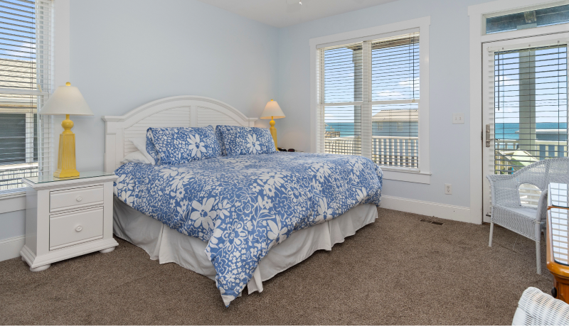 sea it all - bedroom