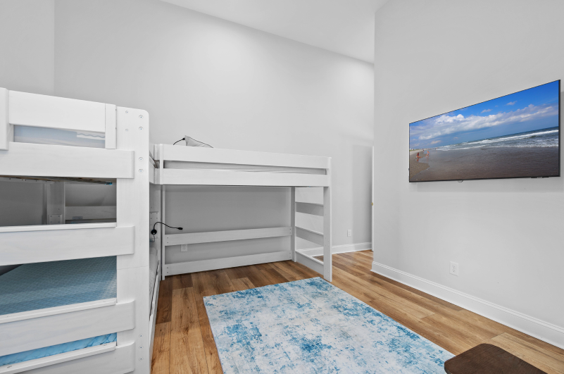 Seas Your Moment East - bedroom