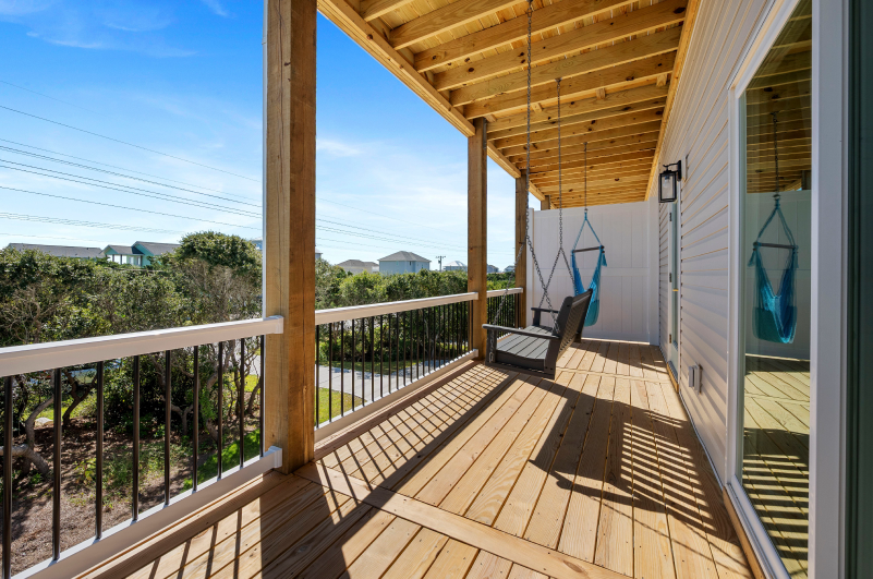 Seas Your Moment East - deck