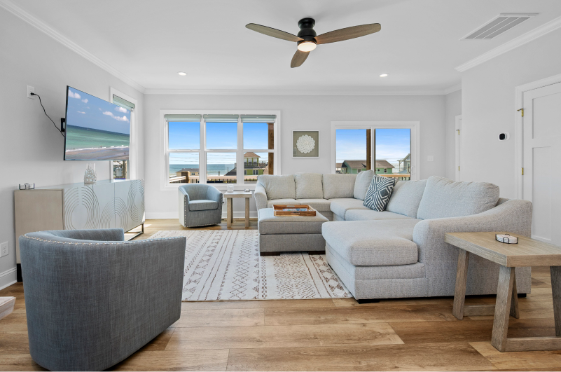 Seas Your Moment East - living room