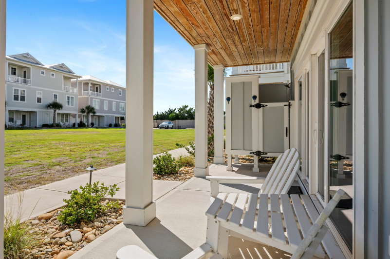 Village West 9011 Sandless - back deck