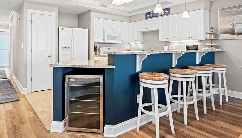 nautical club 704 - kitchen