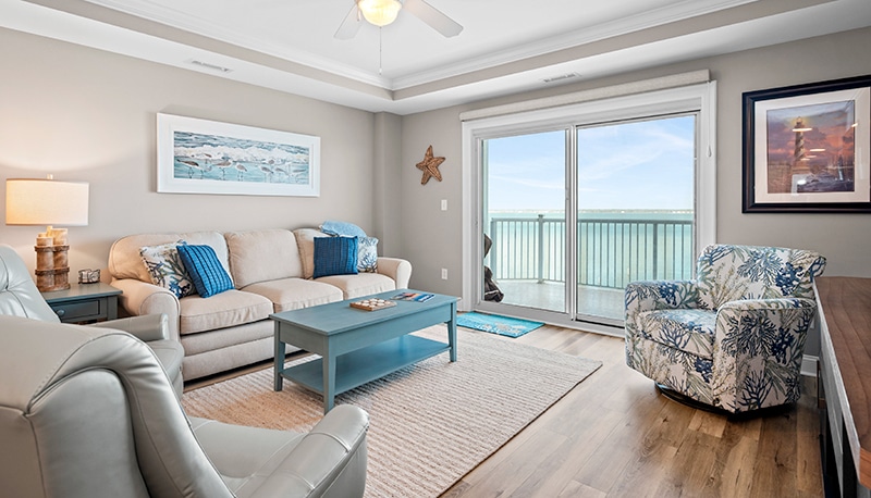 nautical club 704 - living