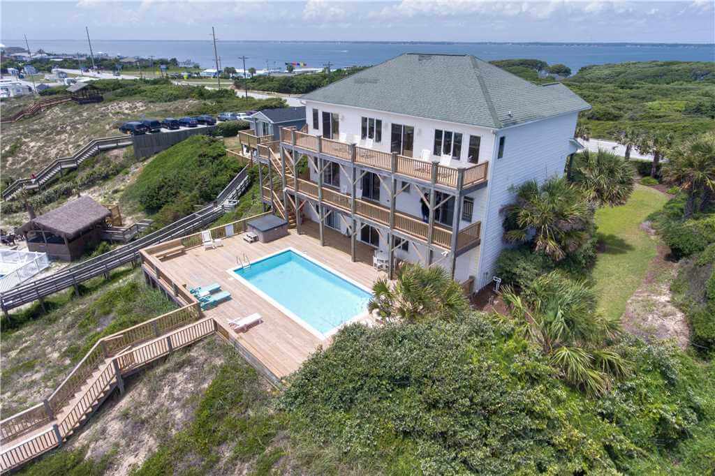 Top 10 Reasons to Have an Emerald Isle Destination Wedding